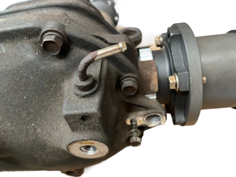 Crank Motorsport R200 Billet stub axles to suit Nissan GTR diff centre. 31 Splines. Rated 2200 HP.