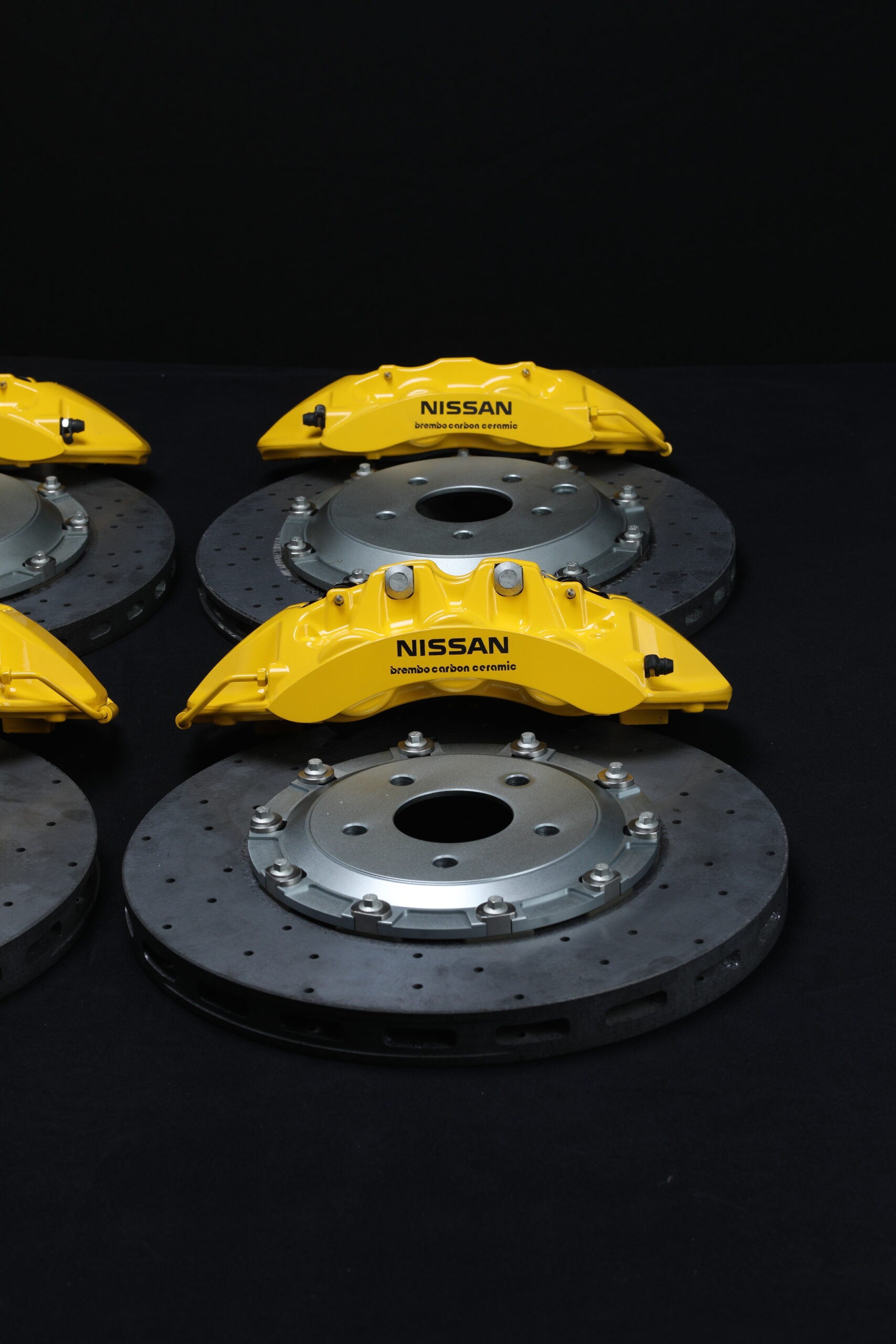 R35 GTR Carbon Ceramic Brake Conversion Kit – Nissan Skyline R32-R34 – Yellow Calipers with Black Hat