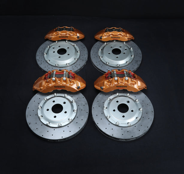 R35 GTR Carbon Ceramic Brake Kit Skyline R32-34 – Nissan Gold with Black Hat