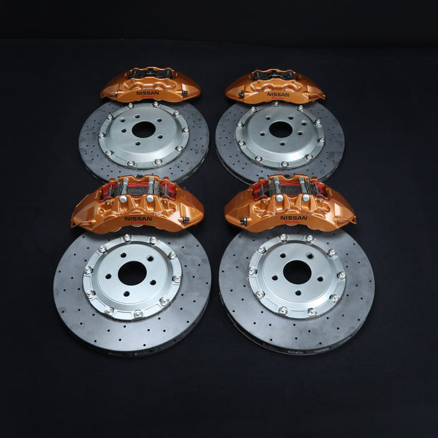 R35 GTR Carbon Ceramic Brake Kit Skyline R32-34 – Nissan Gold with Black Hat