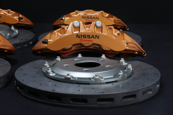 R35 GTR Carbon Ceramic Brake Kit Skyline R32-34 – Nissan Gold with Black Hat
