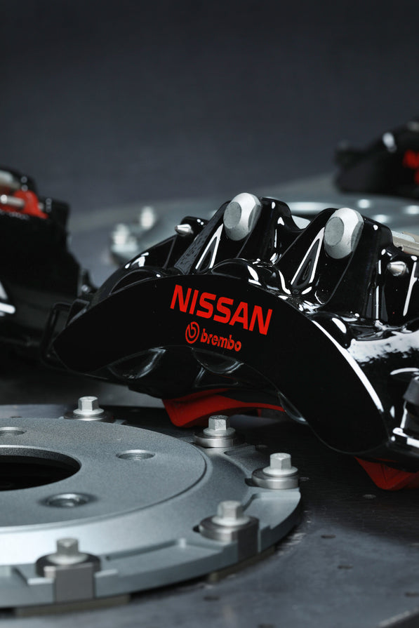 R35 GTR Carbon Ceramic Brake Conversion Kit – Nissan Skyline R32-R34 – Black Calipers with Black Hat