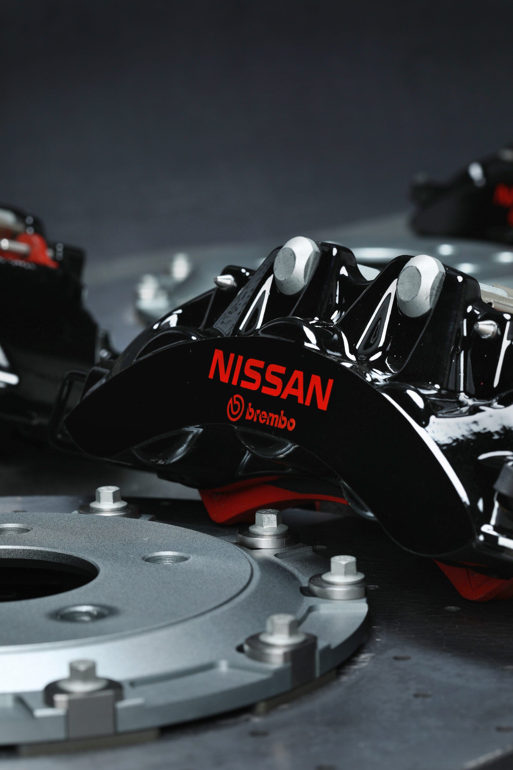 R35 GTR Carbon Ceramic Brake Conversion Kit – Nissan Skyline R32-R34 – Black Calipers with Black Hat